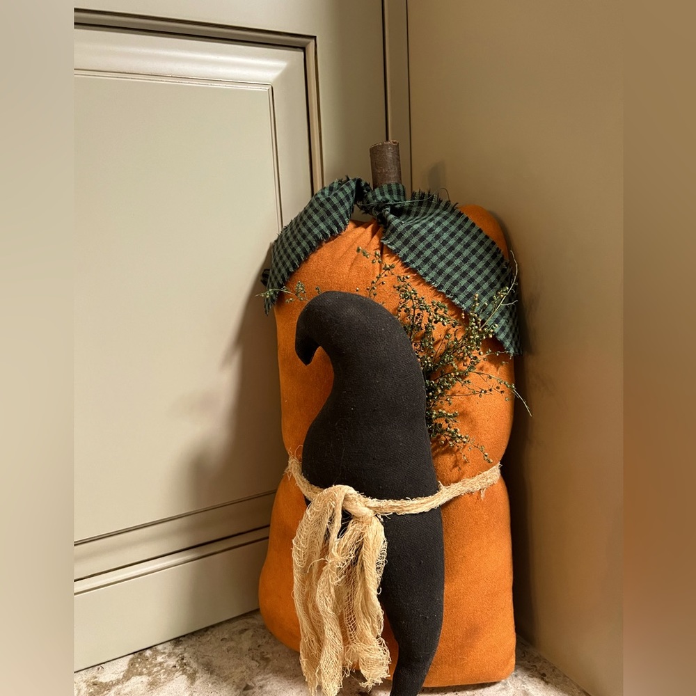 Primitive Pumpkin and Crow